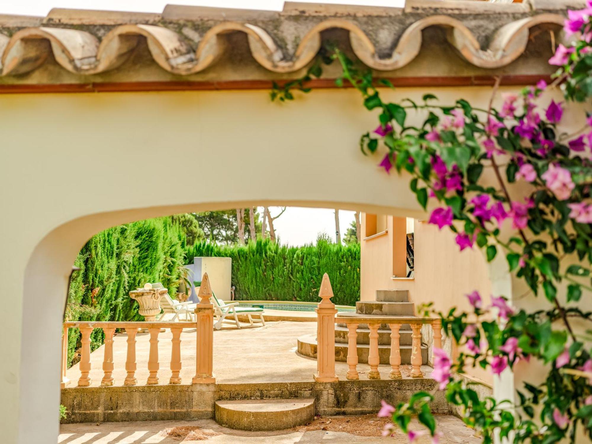 Villa De เดเนีย ภายนอก รูปภาพ